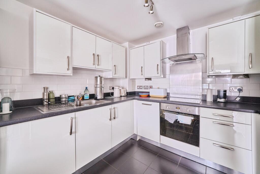 Apartment in London - View 5