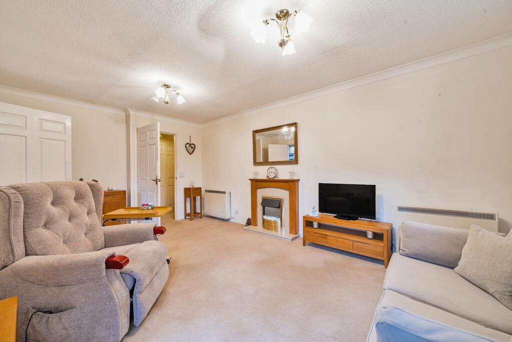 Oakmead Green, Epsom, KT18 - View 6