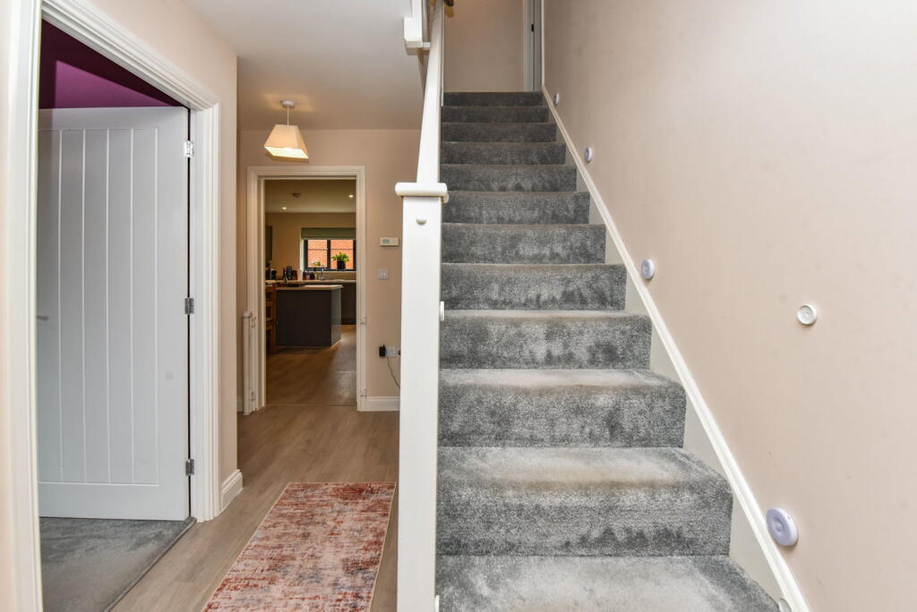 House in Easterton - View 4