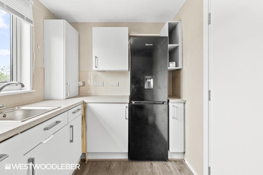 Apartment in Enfield - View 4