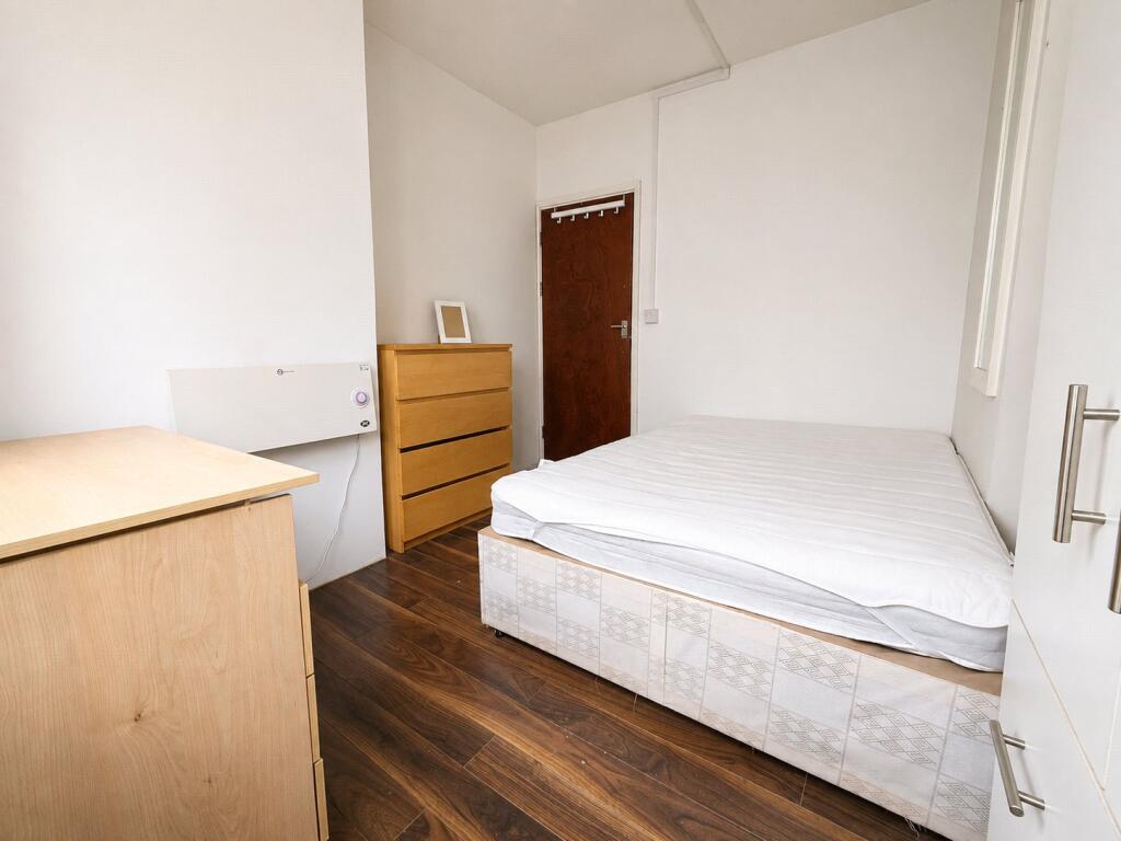 Apartment in London - View 2