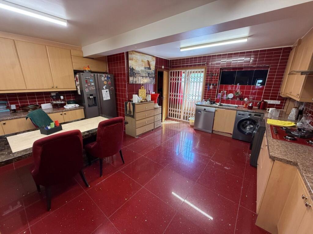 Main image of property: New Park Avenue, Palmers Green