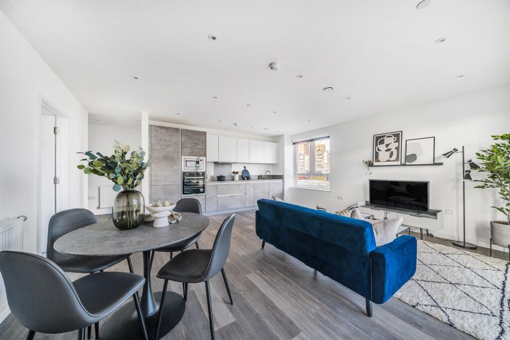 Main image of property: 2 bed, 8th floor, Tern, Pelican House, Barking, IG11