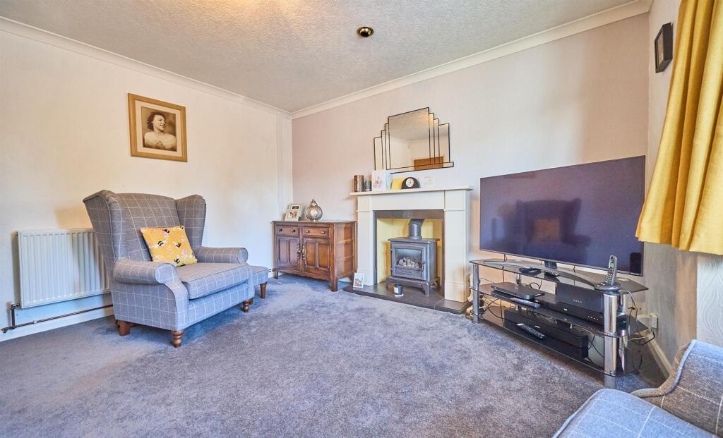 14 Hall Road photo 2