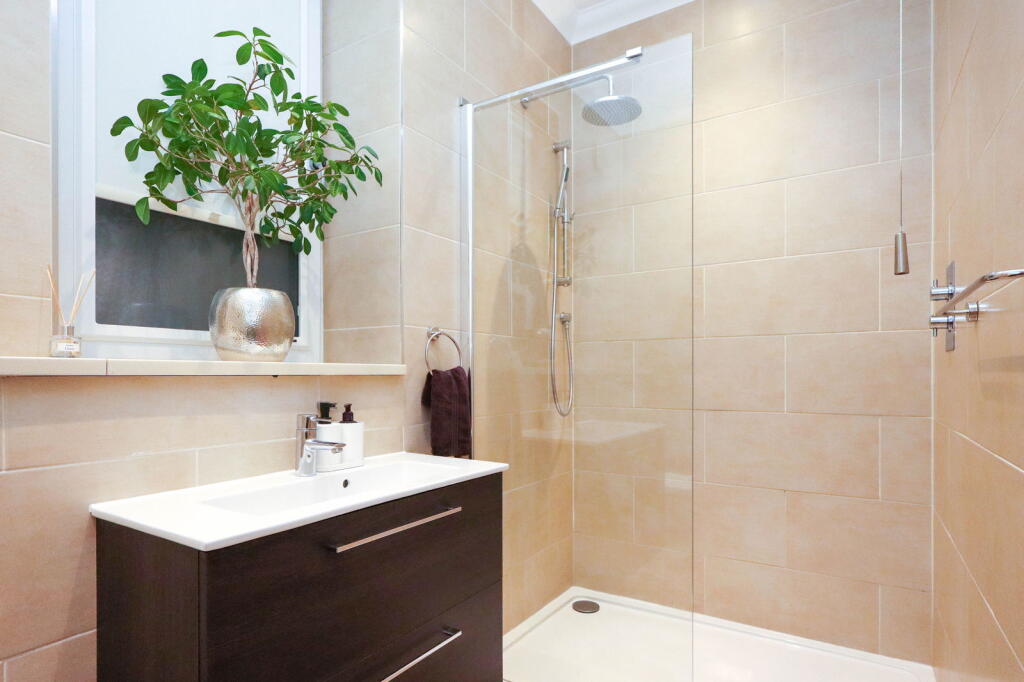 House in Bathgate, West Lothian - More