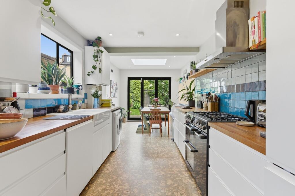 House in London - View 3