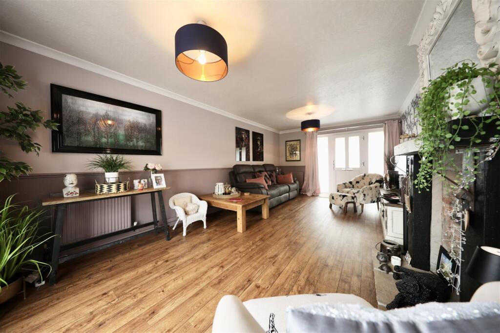 Main image of property: Jetcourt, Hull