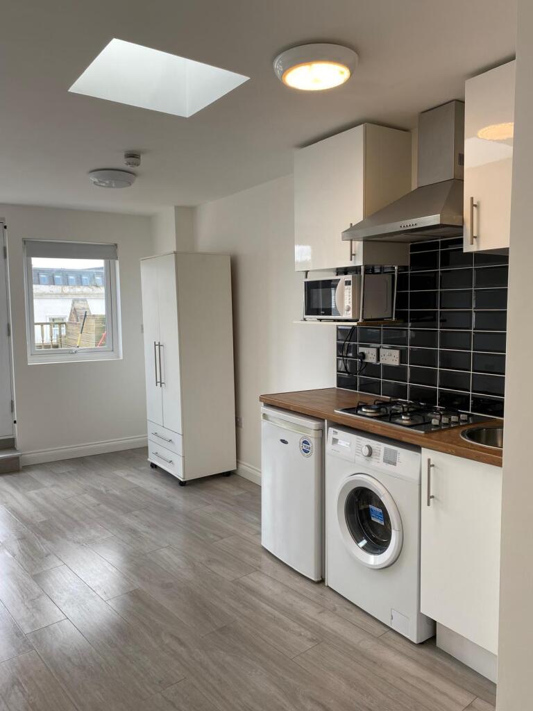 Studio flat for rent
