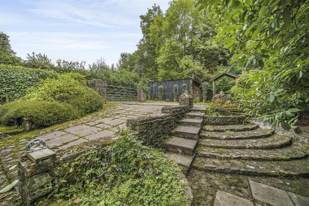 House in Caerphilly, Castle View, St Martins - View 5