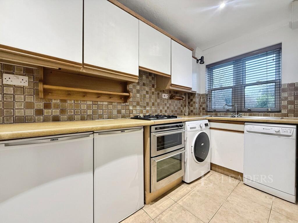 Shakespeare Road, Bedford, Bedfordshire photo 5