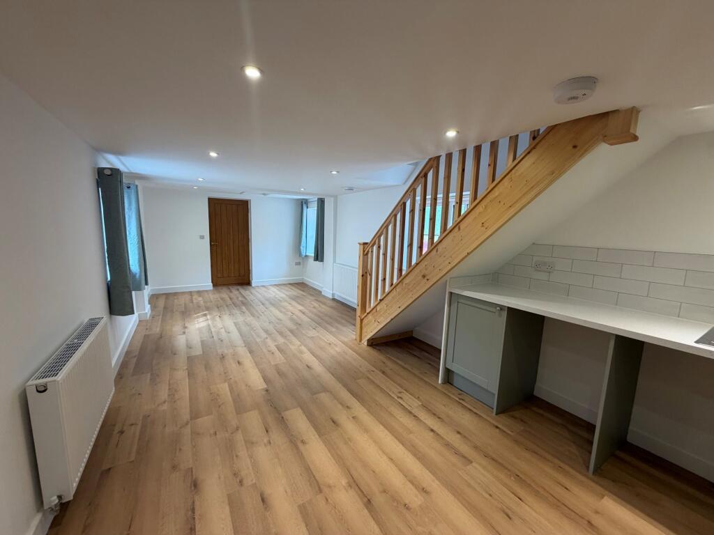 House in Nottingham - View 5