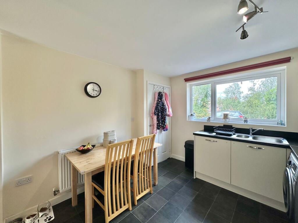 House in Hereford, Herefordshire - View 4