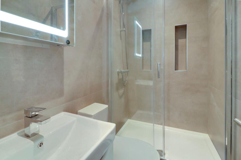 House in Harrow - View 3