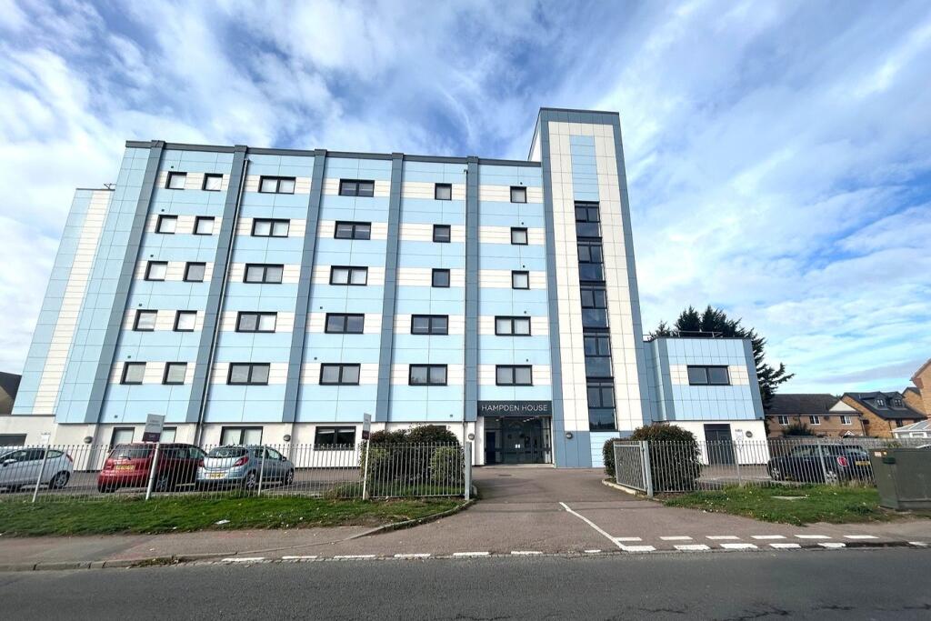 1-bed apartment on Hitchin Road, Arlesey, SG15, £162,000