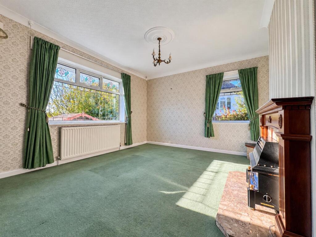 House in Newcastle-under-Lyme, The Westlands - View 5