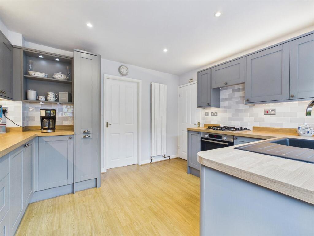 House in Dudley - More
