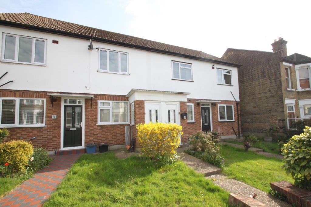 Main image of property: Kenwood Gardens,London,E18