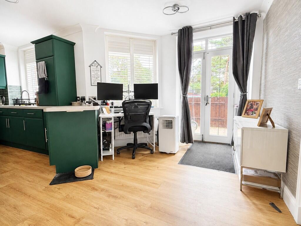 Apartment in Bournemouth - More