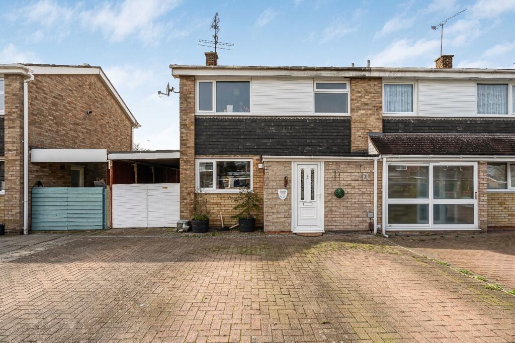 Main image of property: Pinnegar Way, Swindon, SN3