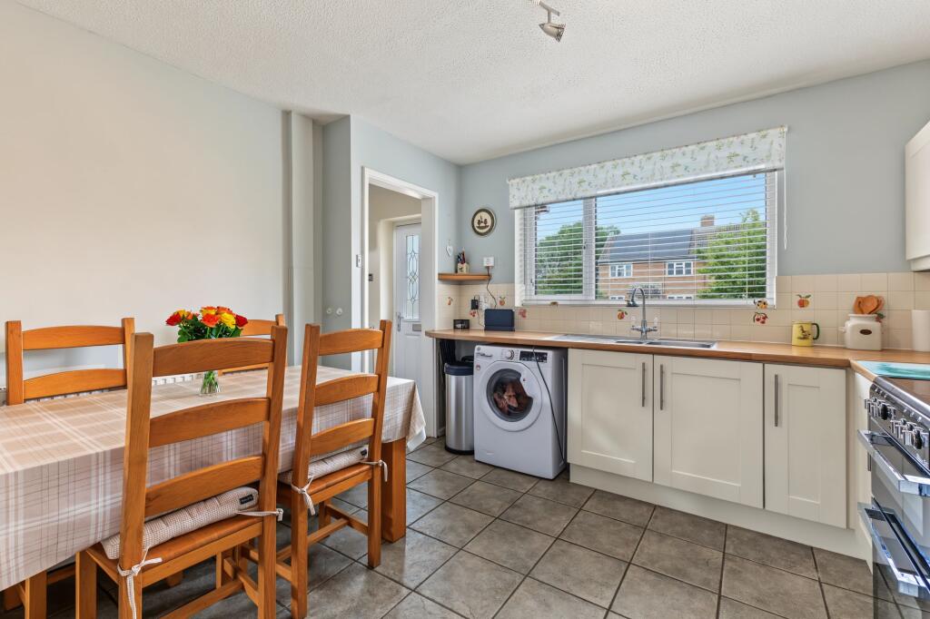 House in Worcester - View 5