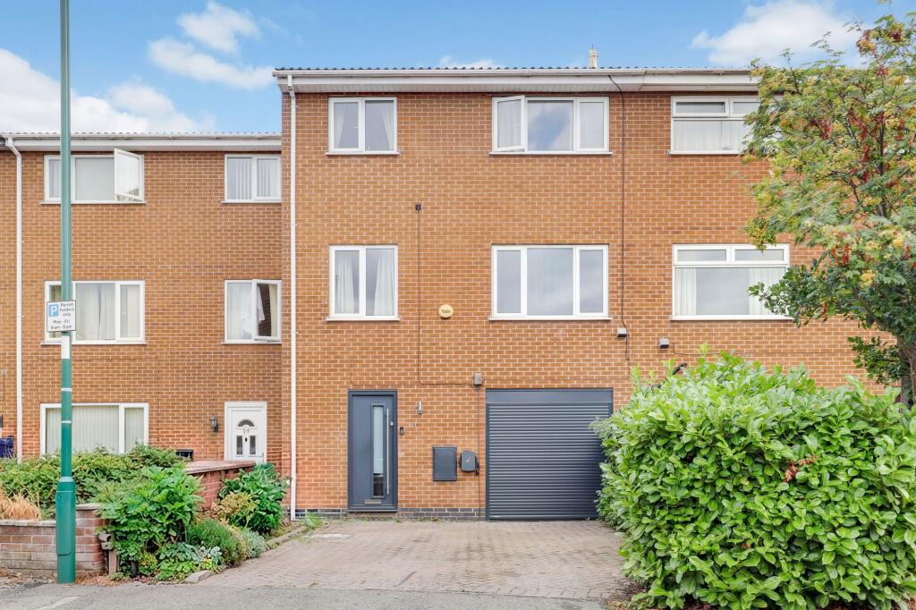 Main image of property: Aaron Close, Nottingham, NG11