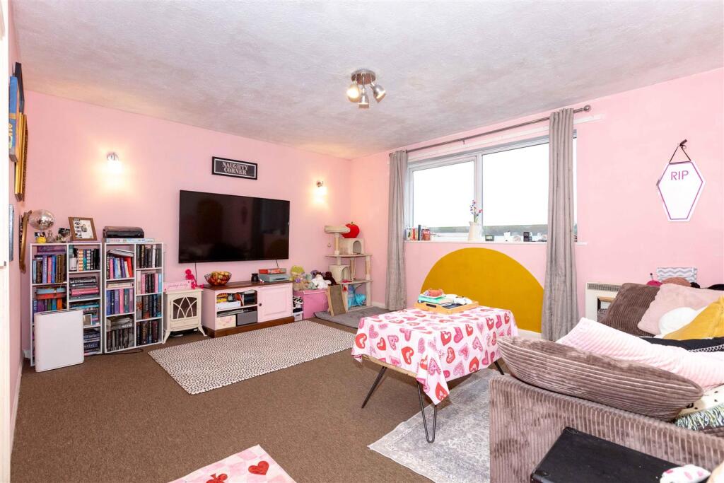 Northcourt Road, Worthing photo 2