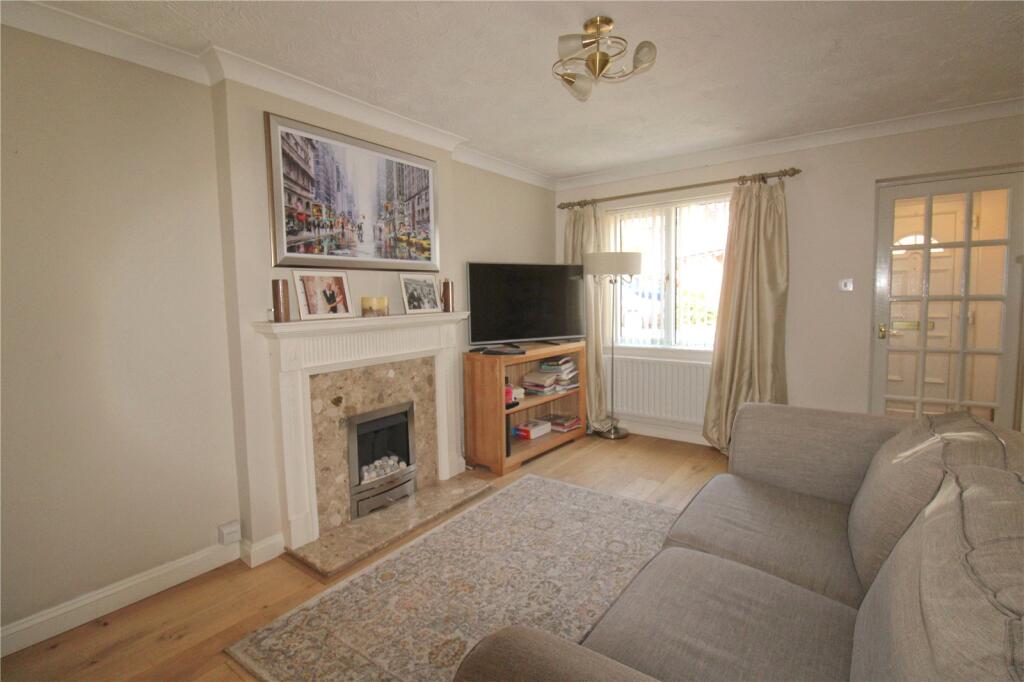 Quilling Close, Trowbridge photo 4