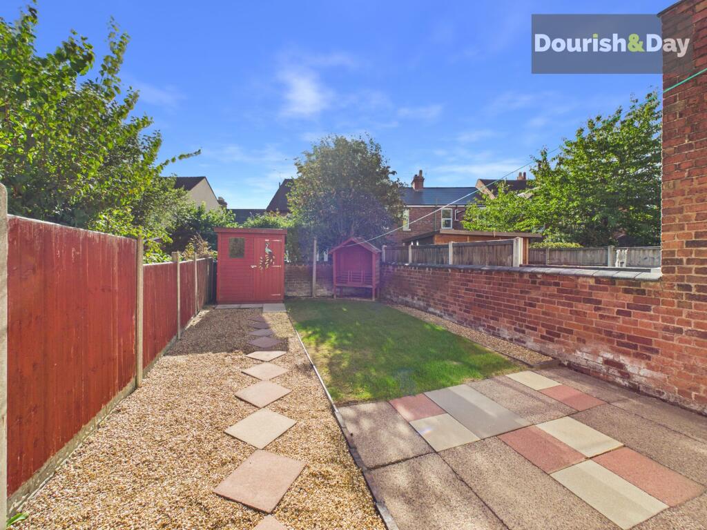 House in Stoke-on-Trent - View 4