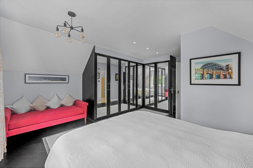 Apartment in London - View 5