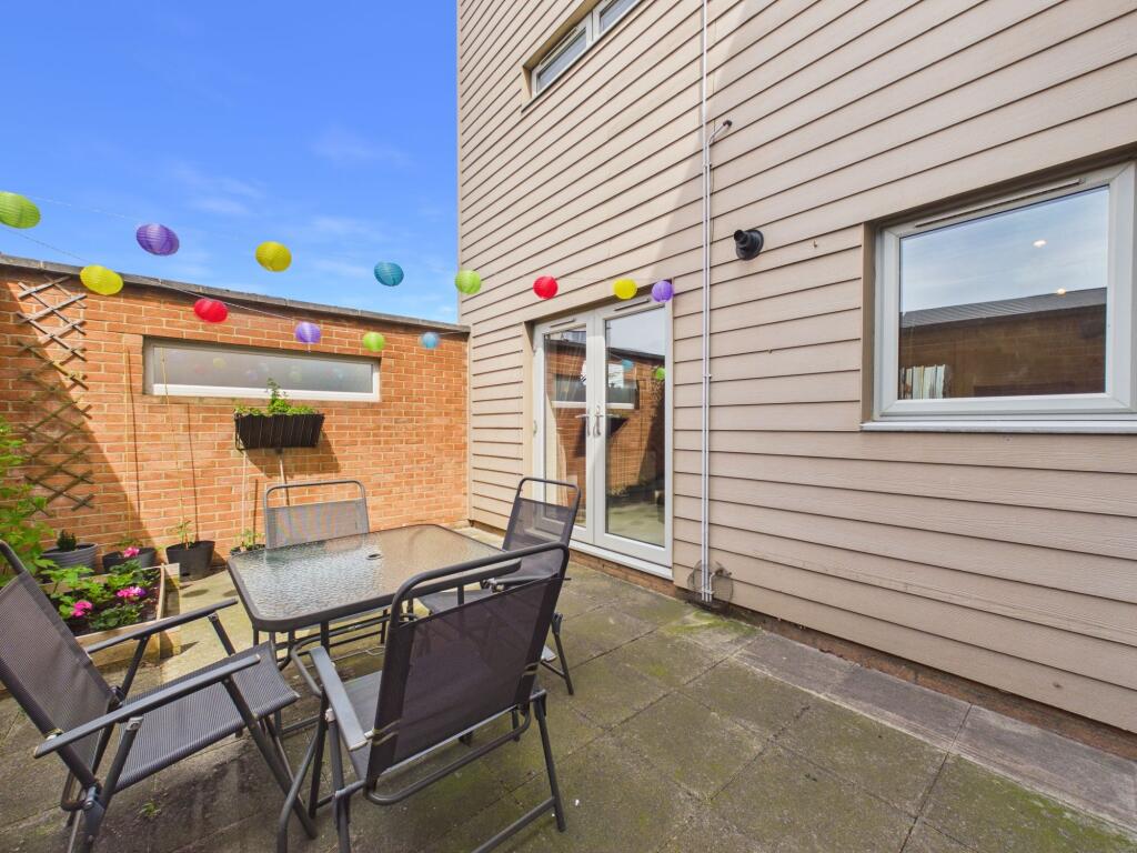 Apartment in Gateshead, North East - View 3