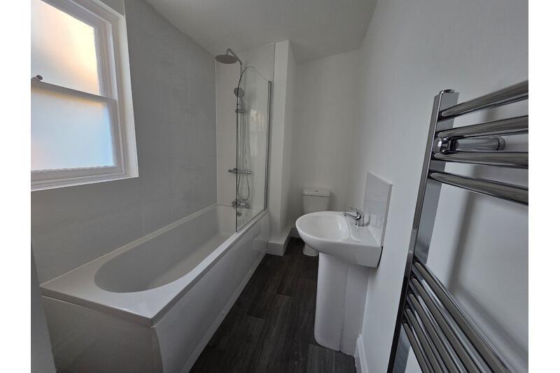 House in Taunton - View 5