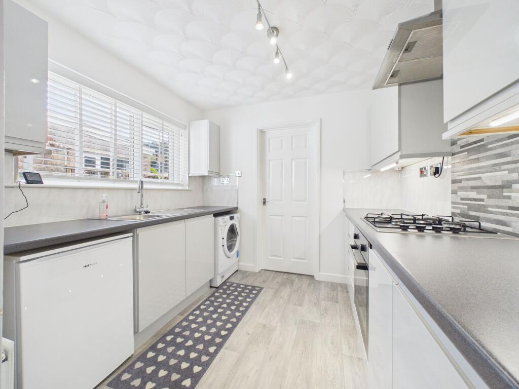 House in Newport - View 3