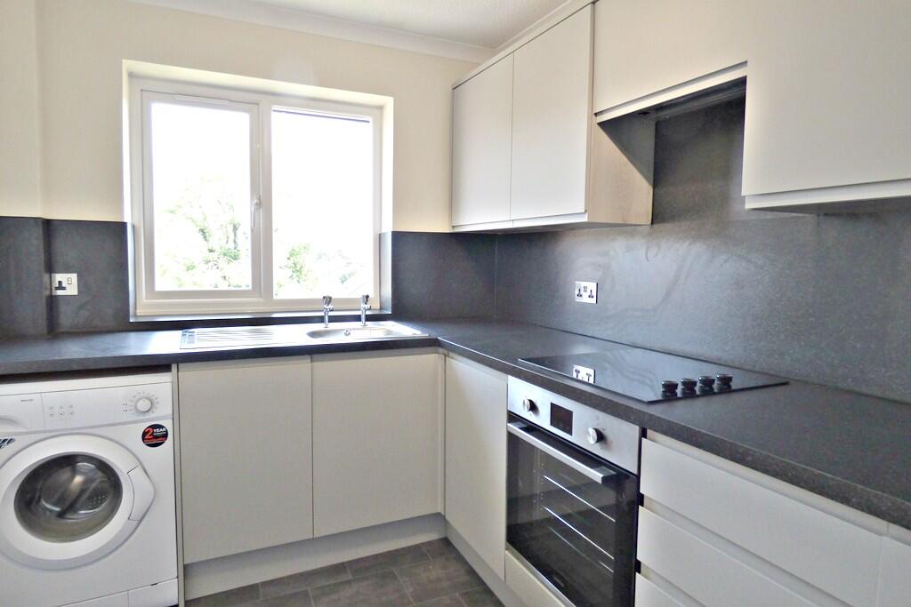 Apartment in Hemel Hempstead - View 3