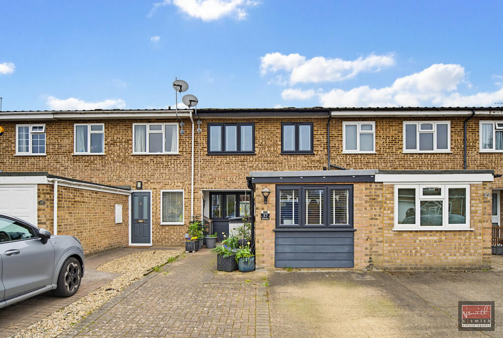 Aymer Drive, Staines-upon-Thames photo 4