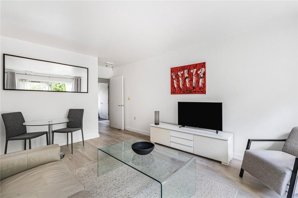 Apartment in London - More