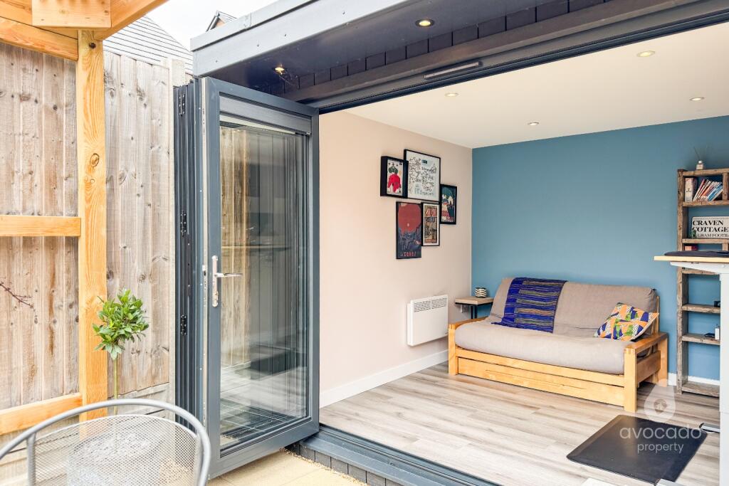 House in Arborfield Green, Barkham - View 3