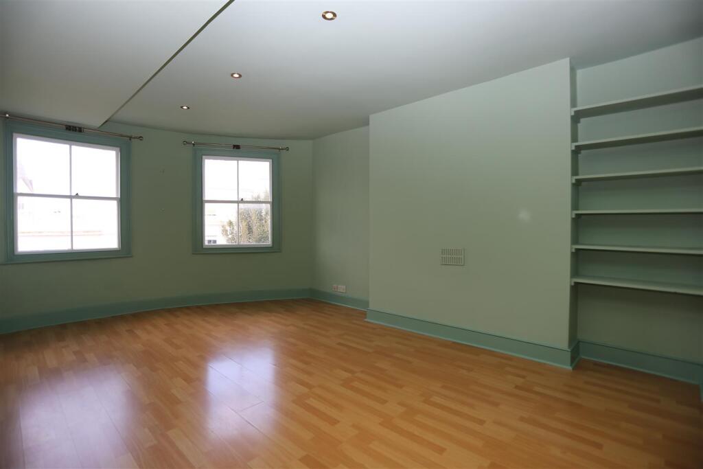 Apartment in Brighton - View 2