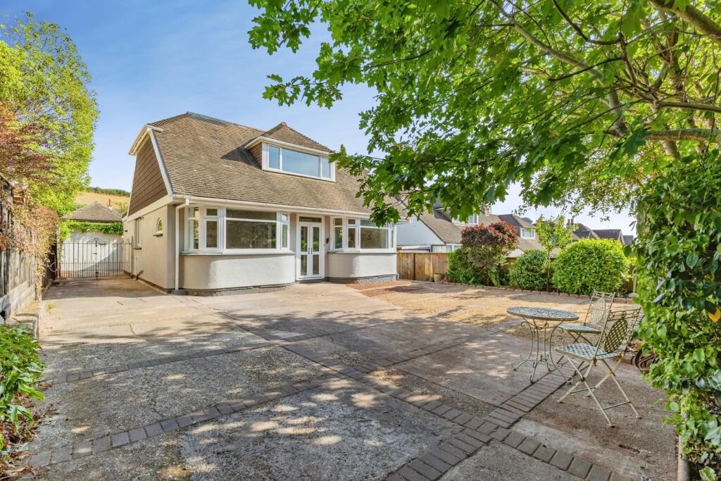 Main image of property: Totnes Road, Paignton, Devon, TQ4