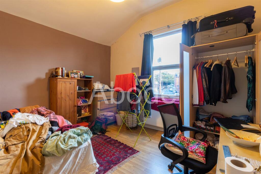 8 bedroom house for rent