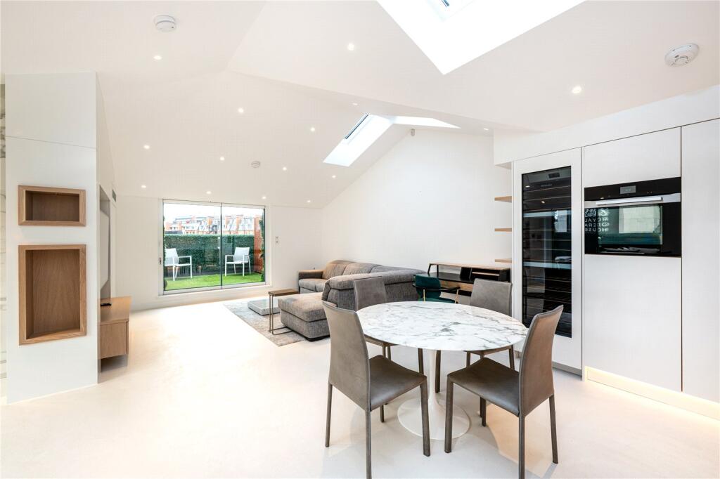 2 bedroom penthouse for rent