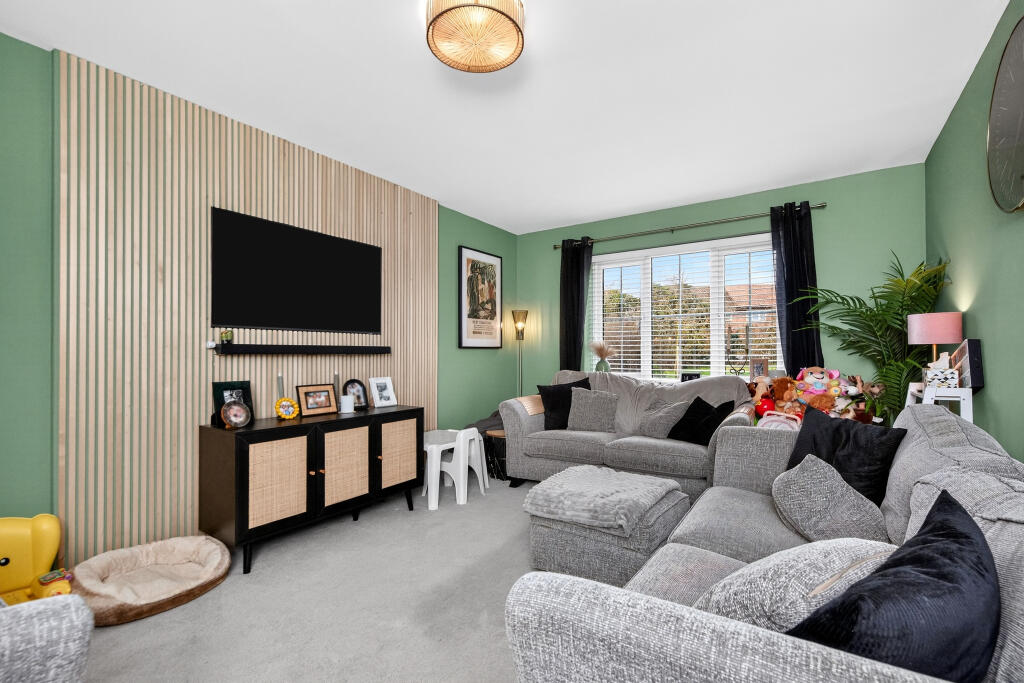 Hilton Drive, Hatfield Peverel, CM3 photo 3
