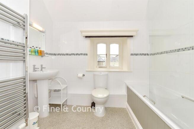 En-Suite Bathroom