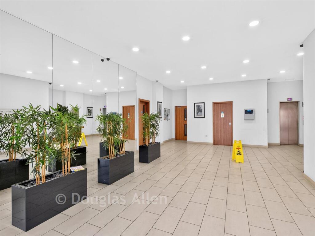Apartment in Basildon, Essex - View 5
