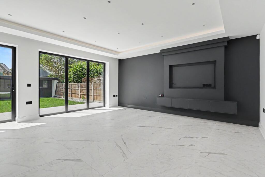 House in Southend-on-Sea - View 2