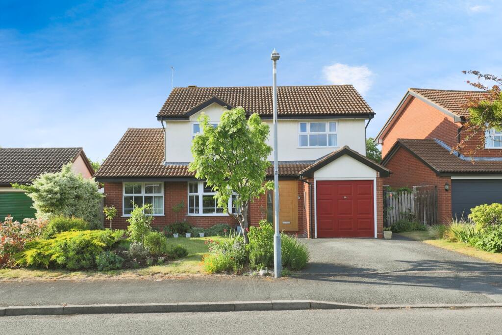 5-bed detached on Seymour Road, Stratford-upon-Avon, CV37, £575,000