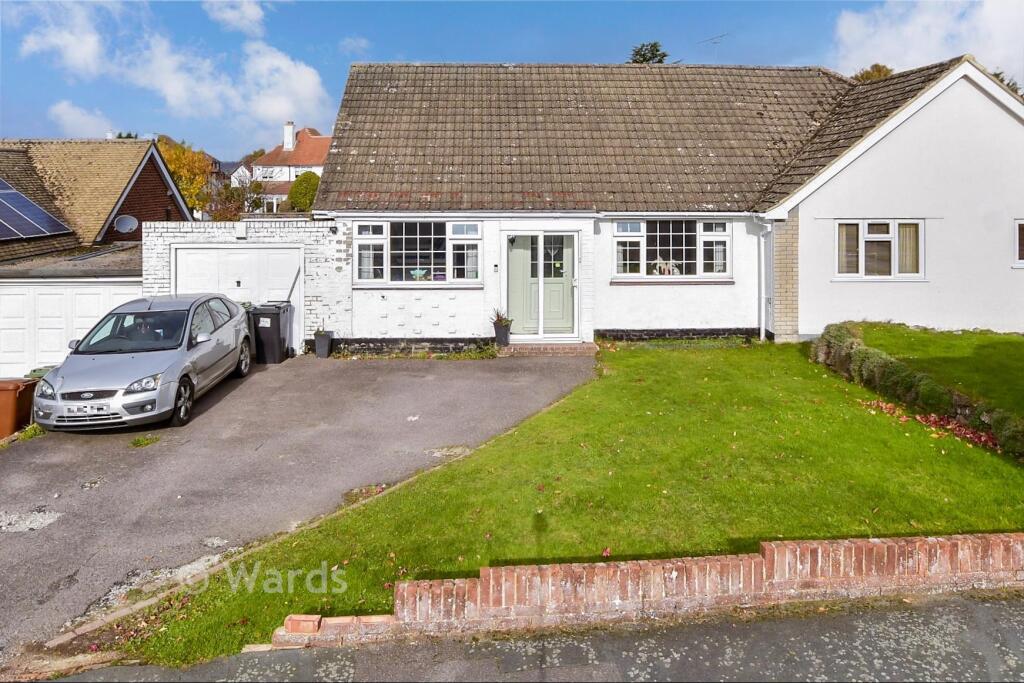 2-bed semi-detached on Valley Drive, Maidstone, Kent, £300,000
