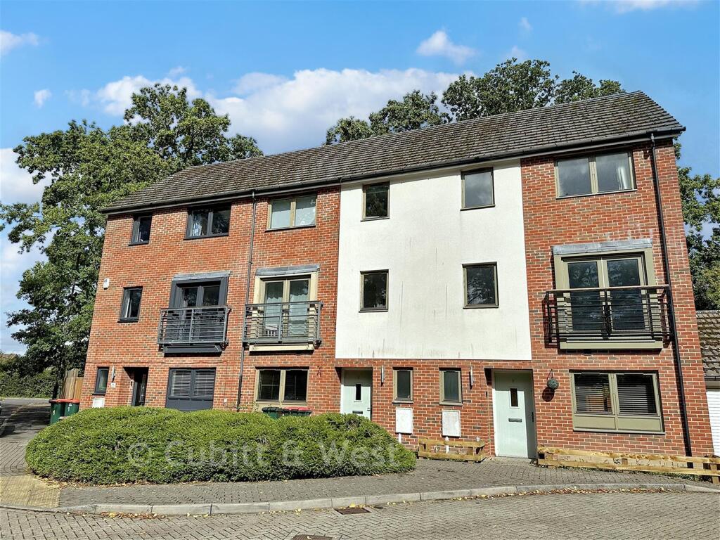 Main image of property: Delrogue Road, Crawley, West Sussex