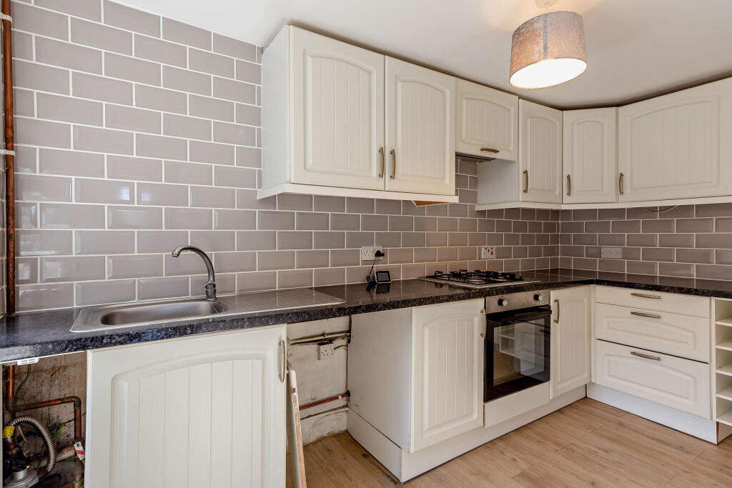 House in Taunton - View 5