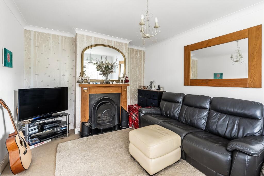 Fairfield Drive, Dorking, Surrey, RH4 photo 3