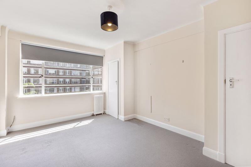 Main image of property: Du Cane Court, Balham High Road, London SW17 7JU